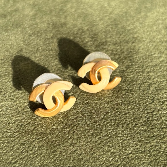 SOLD - Chanel CC Logo Earrings - Picture 6 of 8